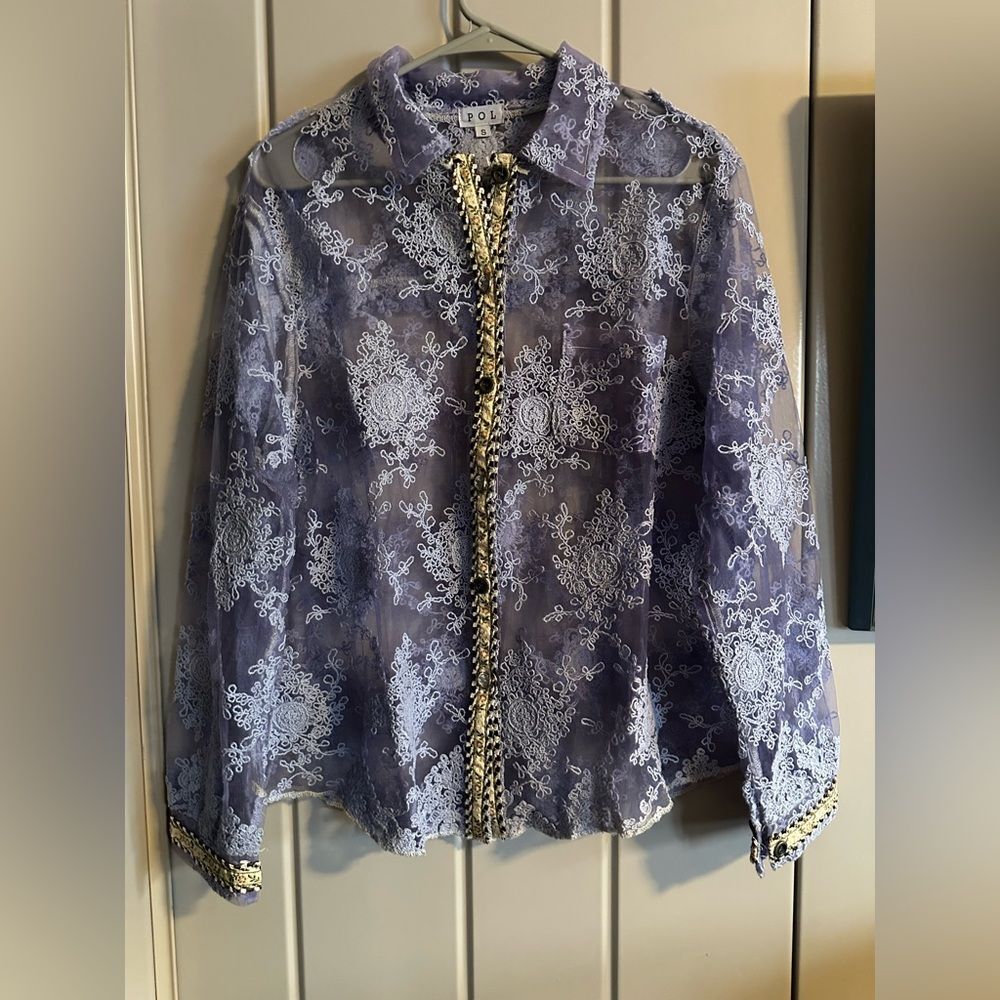 NWOT POL Purple Lilac Lace Blouse with Intricate Floral Design Metal Buttons